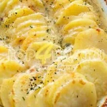 Картофель, запеченный с луком и сыром