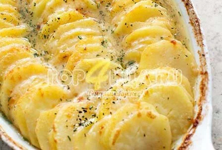 Картофель, запеченный с луком и сыром
